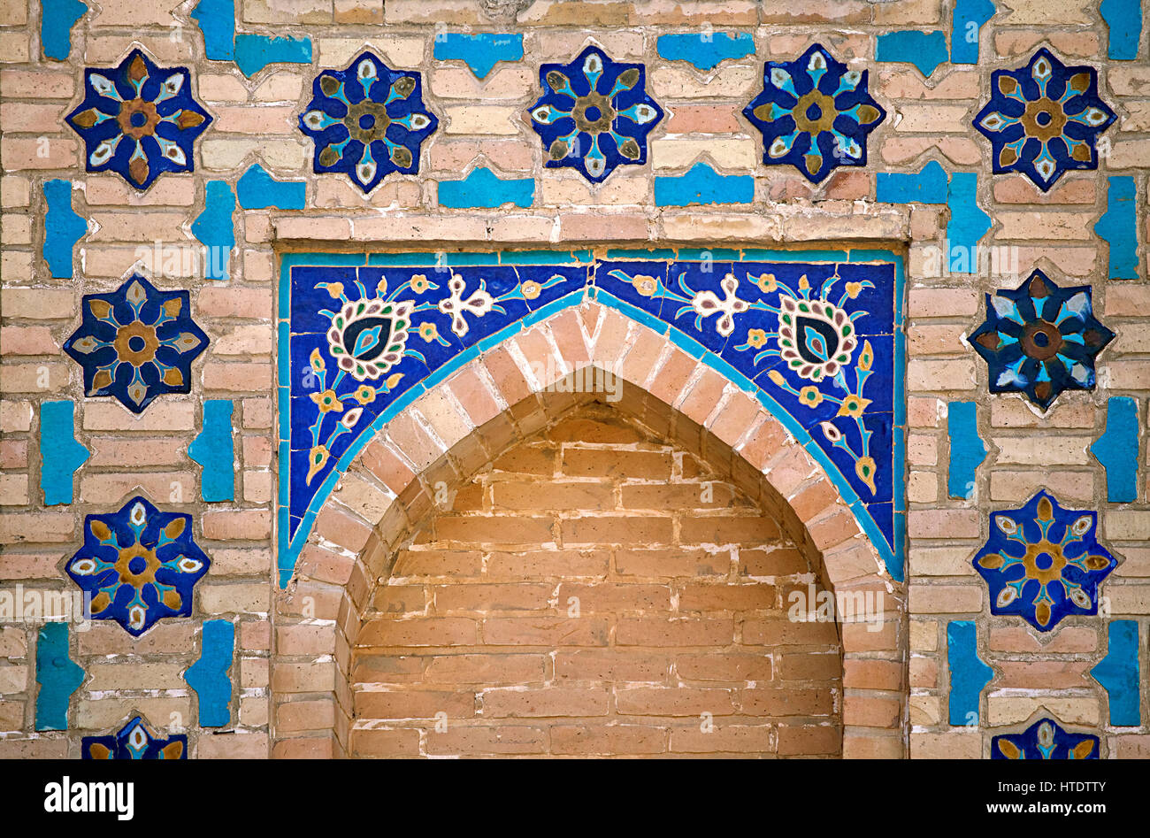 Fenêtre ouvragée niche dans le mur, Boukhara, Ouzbékistan Banque D'Images