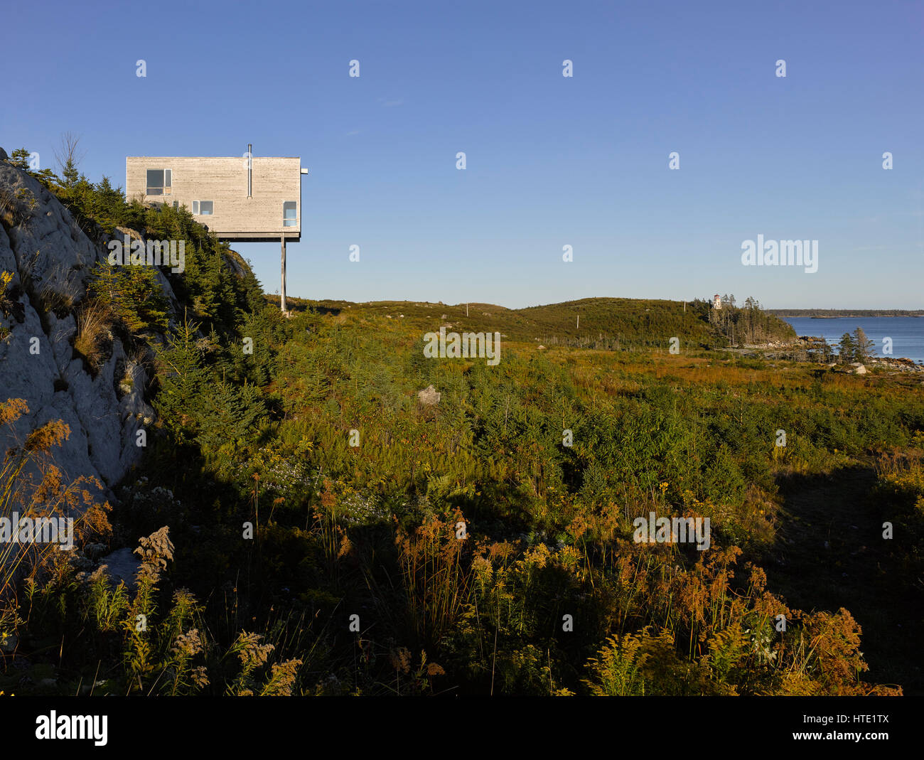 Vue de côté. Cliff House, Halifax, Canada. MacKay-Lyons Sweetapple : Architecte, 2017. Banque D'Images