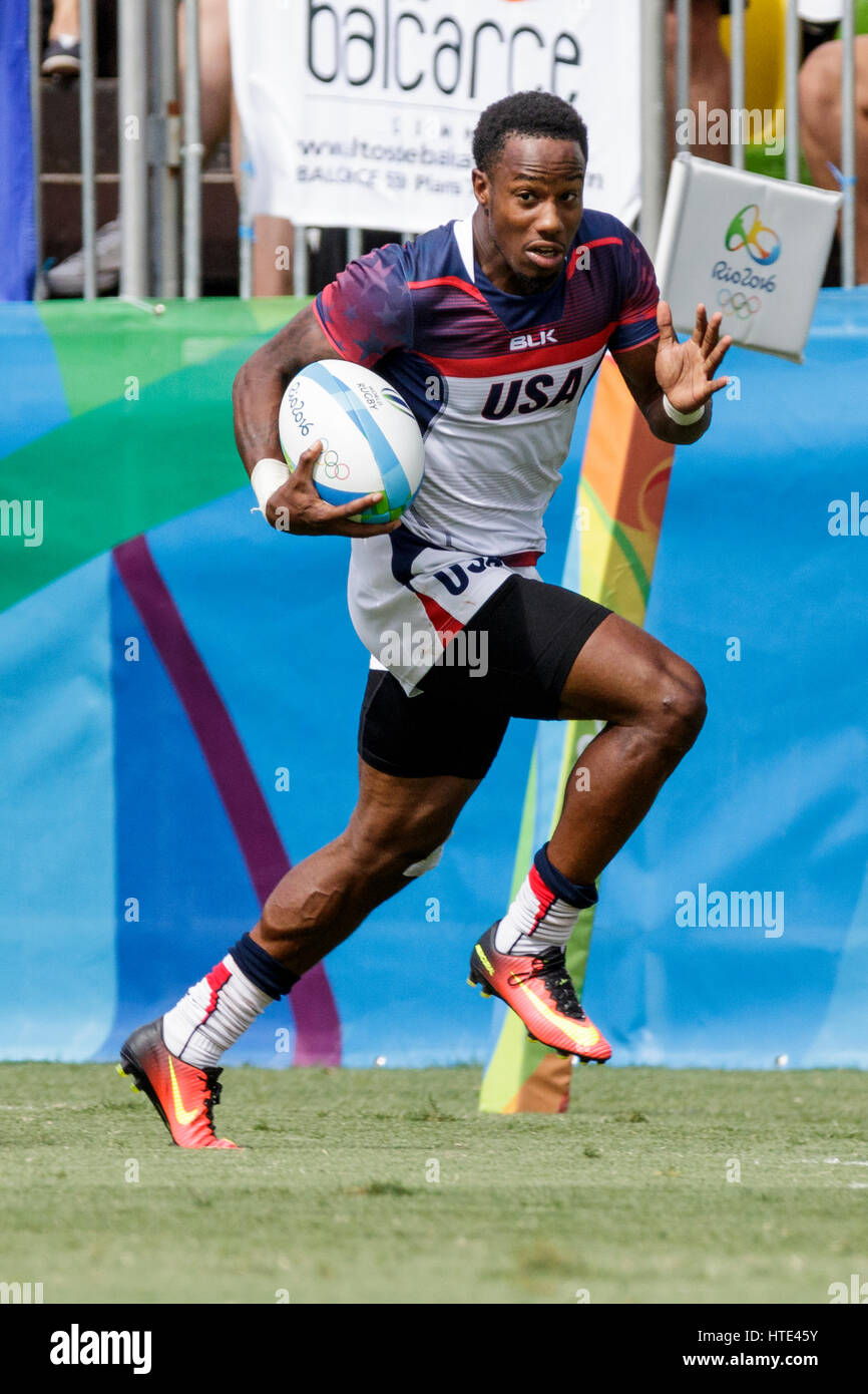 Rio de Janeiro, Brésil. 11 août 2016 Carlin Isles (USA) en concurrence dans les hommes de Rugby à sept, dans un match contre l'Espagne à l'été 2016 Jeux Olympiques. © Banque D'Images