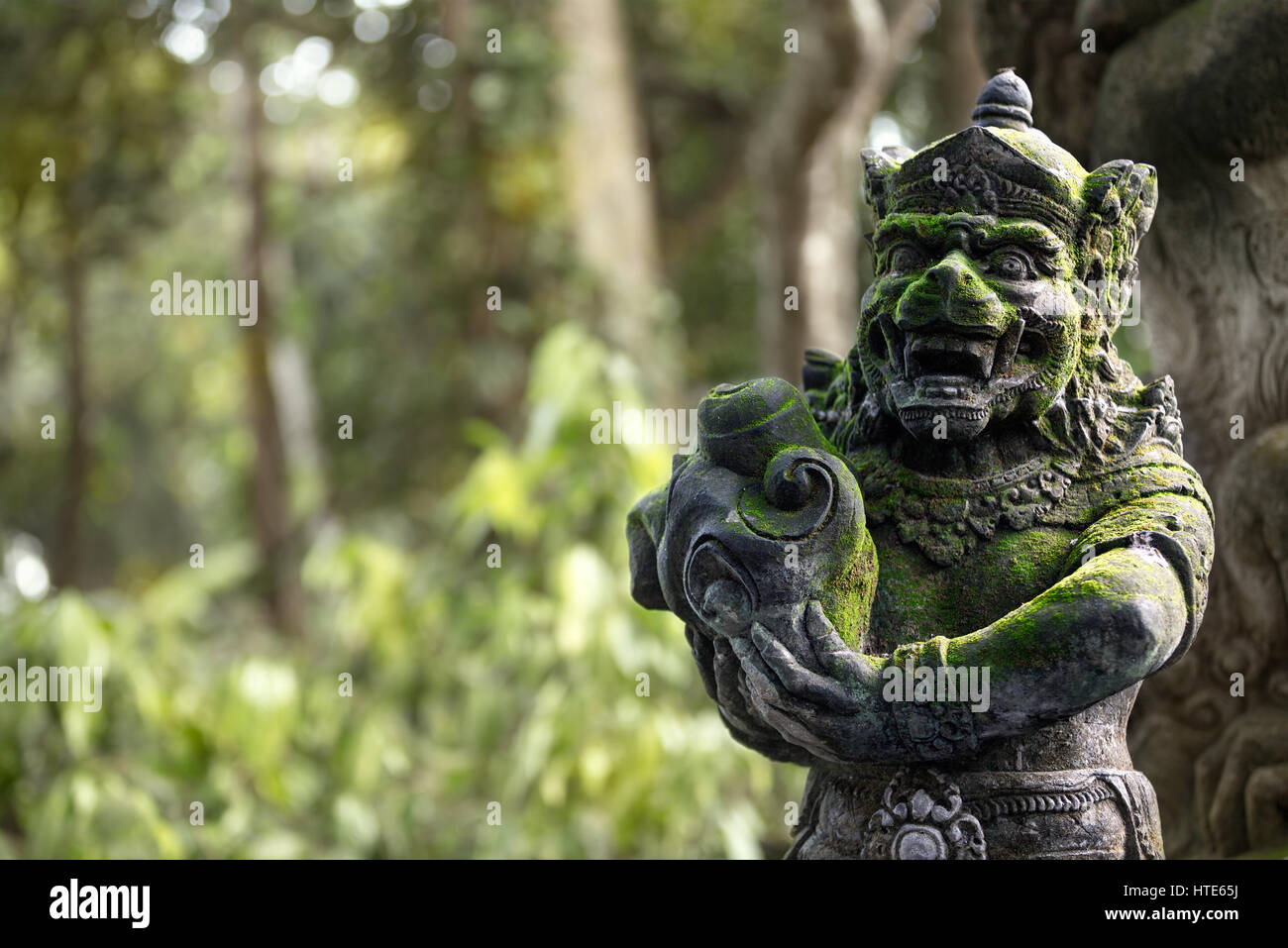 L'hindouisme balinais, des statues dans la forêt des singes sacrés, la culture orientale Banque D'Images