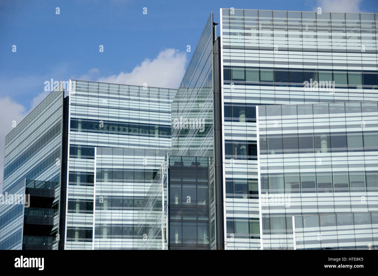 Les immeubles de bureaux à 10 et 12 Hammersmith Grove, Hammersmith, London, UK. Banque D'Images