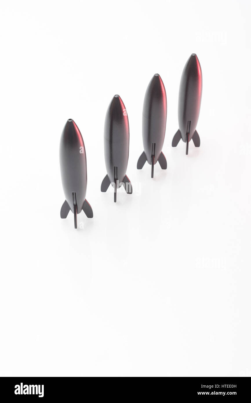 Fusées-jouets. Pour les missiles Iran & Corée du Nord, les missiles hypersoniques Russie Kinjal, les start-ups, la course aux armements en Russie américaine, la menace nucléaire Poutine, Space X. Banque D'Images