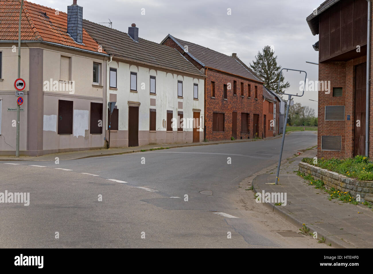 Ville abandonnée Pesch près de lignite à ciel ouvert de Garzweiler, Rhénanie du Nord-Westphalie, Allemagne Banque D'Images