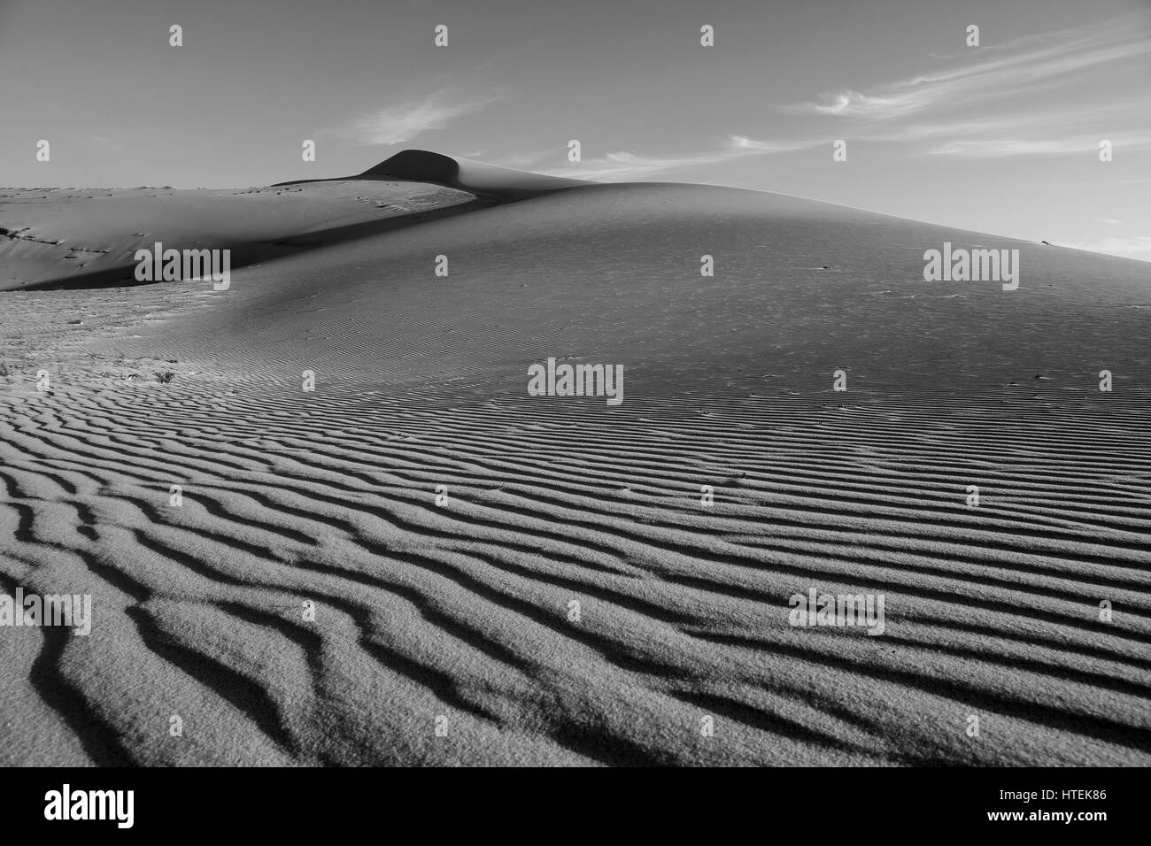 Paysage magnifique pour le Vietnam travel, forme abstraite de Bau Trang colline de sable sous ciel en été, bel endroit pour le tourisme, désert de sable si étonnant Banque D'Images