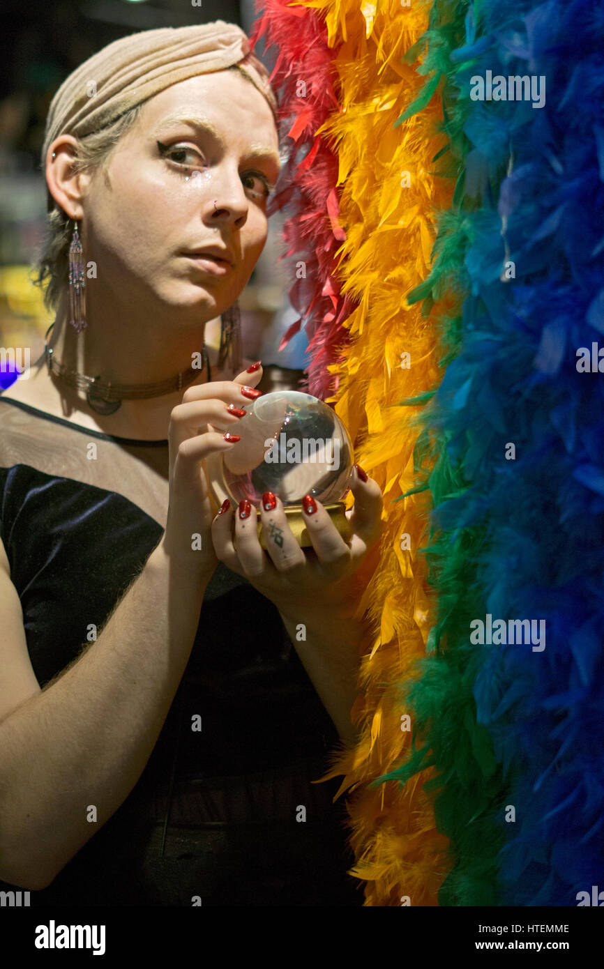 Transgender woman Banque de photographies et d'images à haute résolution -  Page 3 - Alamy