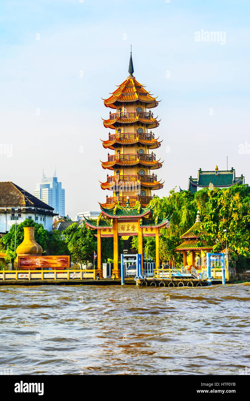 Le style chinois Chee Chin Khor pagode à côté de la rivière Chao Praya dans Thonburi, Bangkok Banque D'Images