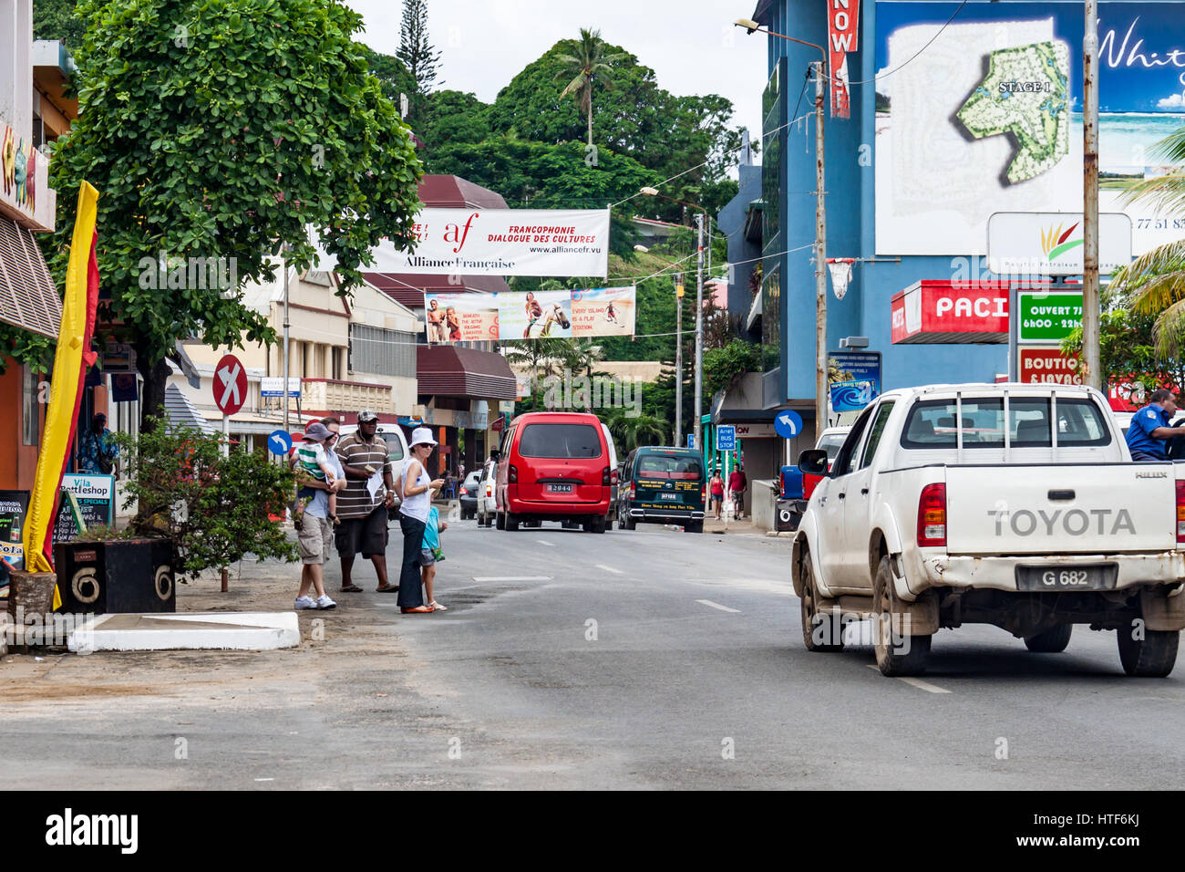 La rue principale de Vila, Vanuatu, dans le besoin ou de réparation Banque D'Images
