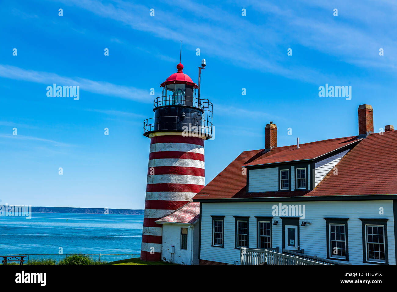 Quoddy, chef de l'ouest dans la région de Quoddy Head State Park, Lubec, Maine, est le point le plus à l'Est de l'contigus des États-Unis. Depuis 1808, il y a eu une ligh Banque D'Images