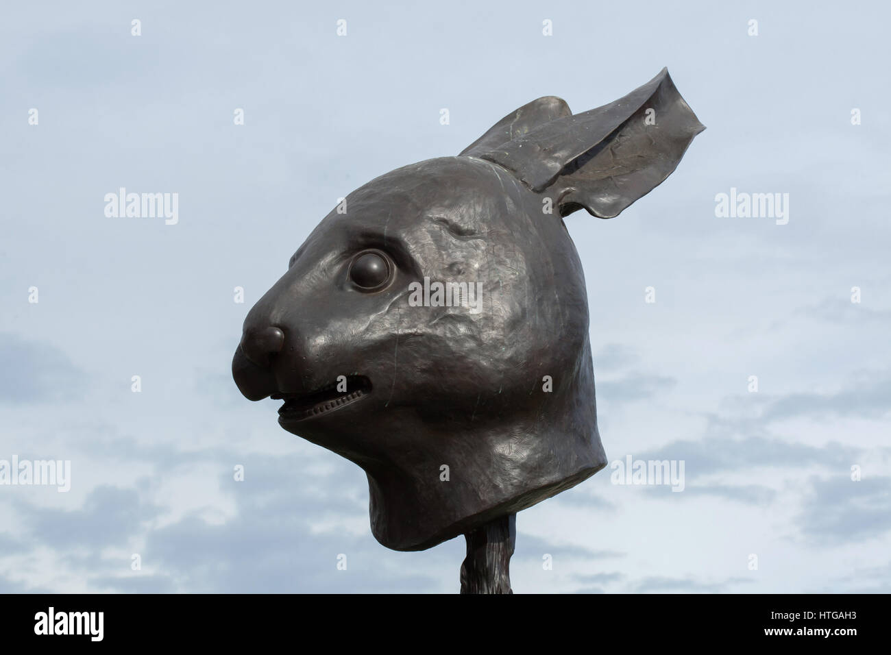 Lapin. Cercle des animaux du zodiaque (chefs) par l'artiste contemporain chinois Ai Weiwei (2010) sur l'affichage dans les jardins du Belvédère à Vienne, Autriche. Banque D'Images