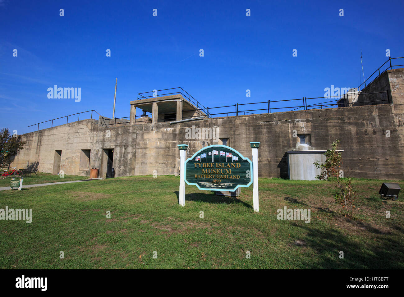 L'extérieur de l'ancienne batterie de défense côtière Garland, fort et fait maintenant partie de l'établissement phare de Tybee Island. Banque D'Images