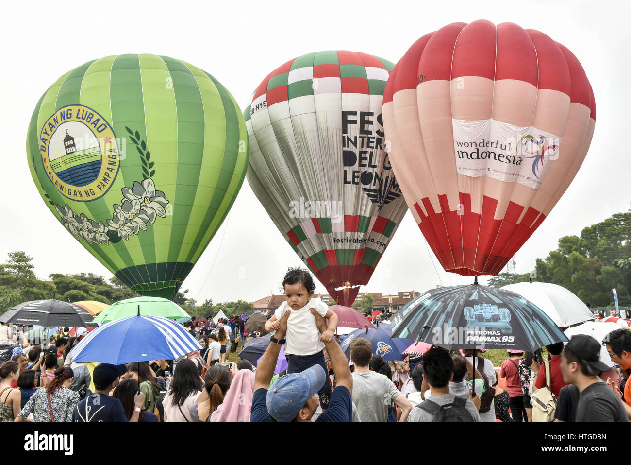 Kuala Lumpur, Malaisie. Mar 11, 2017. Les montgolfières en photo au cours de la 9e édition de mon Balloon Fiesta. C'est chaque année un festival international de montgolfières à Kuala Lumpur, Malaisie, le 11 mars 2017 Crédit : Chris Jung/ZUMA/Alamy Fil Live News Banque D'Images