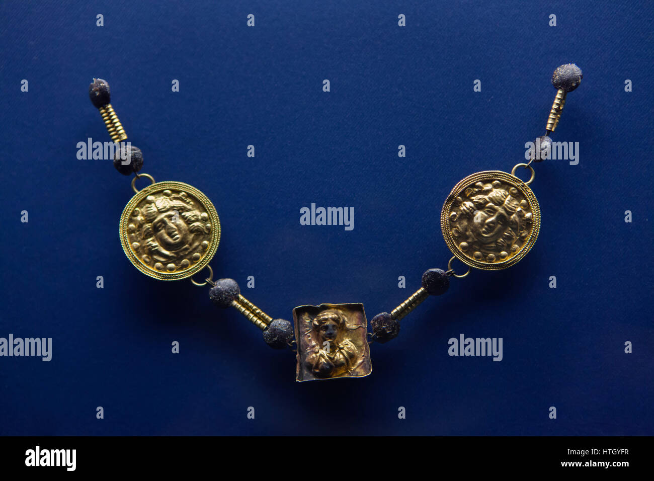 Jewellery of ancient greece Banque de photographies et d'images à haute  résolution - Alamy