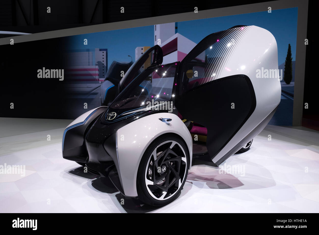 I-Toyota city car électrique Tril concept au 87e Salon International de l'Automobile à Genève Suisse 2017 Banque D'Images
