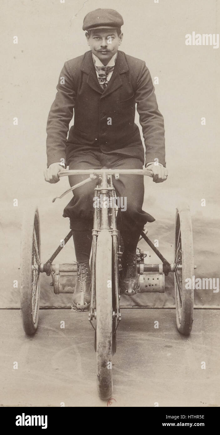 J. Marcellin (1898), vainqueur de tricycle de Dion de 1898 à Amsterdam, Paris RM de l'heure 1899 (55,5km/h), vainqueur moto Buchet 7hp 1900 de circuit du Sud Ouest et Turin-Pinerolo-Saluzzo-Cuneo-Racconigi-Turin Banque D'Images