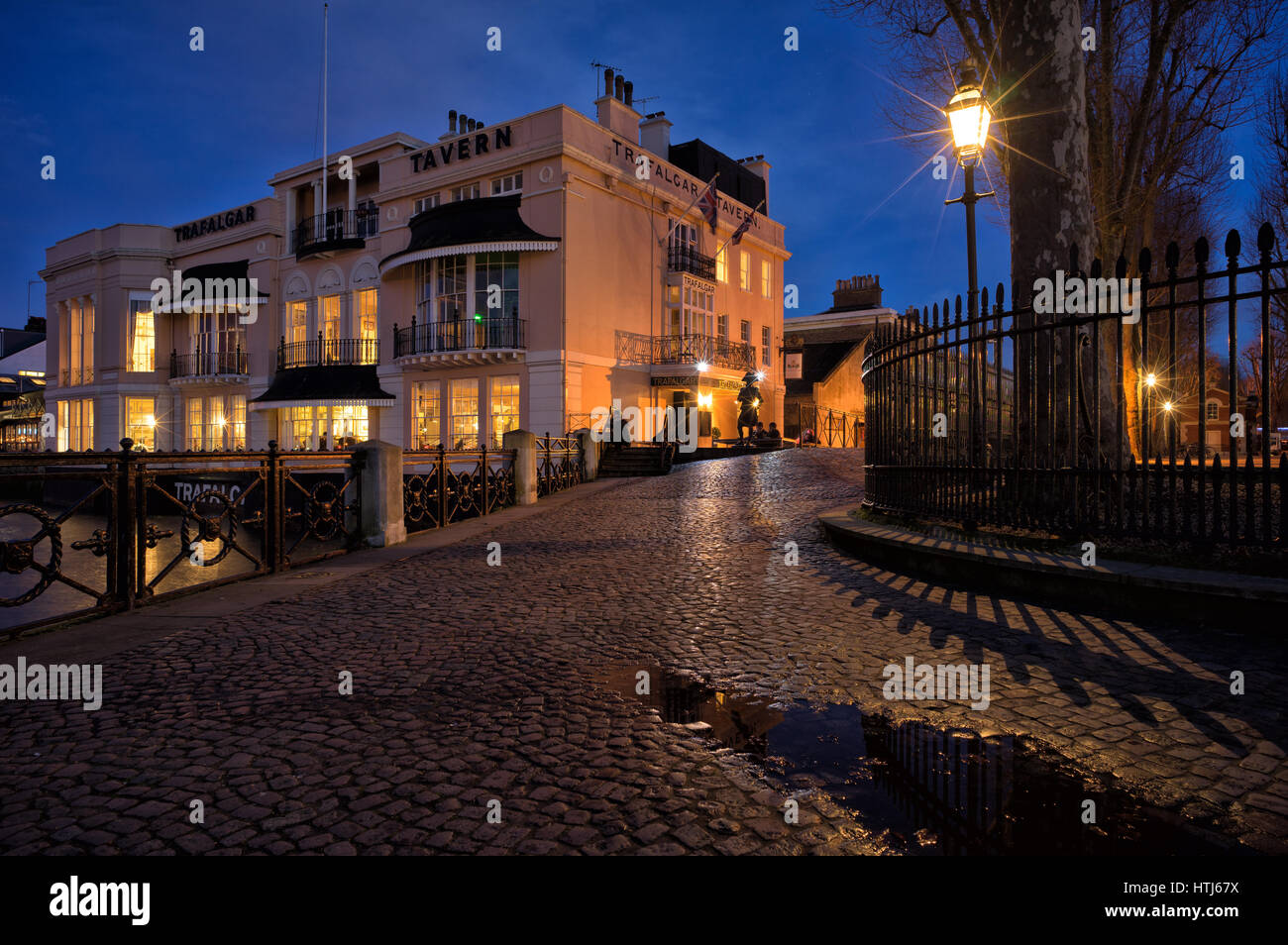 Trafalgar Inn at Dusk, Greenwich Banque D'Images