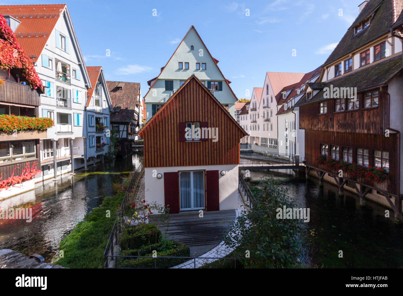 Dans la rivière Blau, les pêcheurs Fischerviertel et du quartier des tanneurs à Ulm, Bade-Wurtemberg, Allemagne Banque D'Images