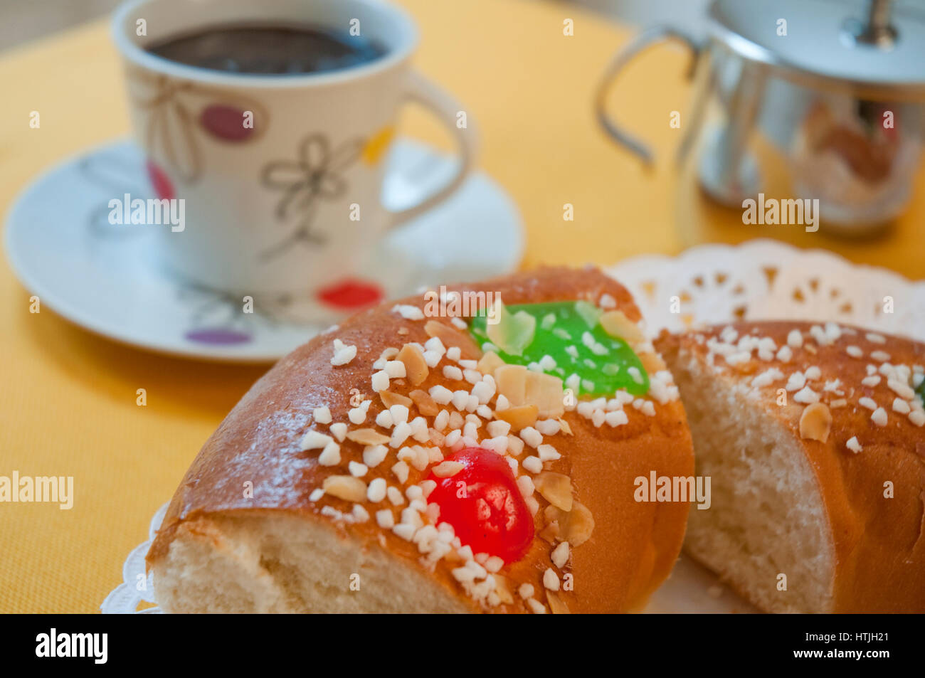 Roscon De Reyes Gateau De Noel Typique Espagnol L Espagne Photo Stock Alamy