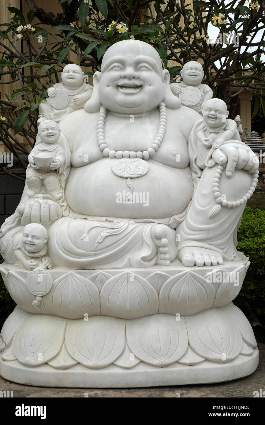 DA NANG, VIET NAM- Feb 18, 2016 Sculpture : l'art à Ngu Hanh Son, Groupe de forme étonnante pour faire du feng shui statue en pierre, produit à White Rock Banque D'Images