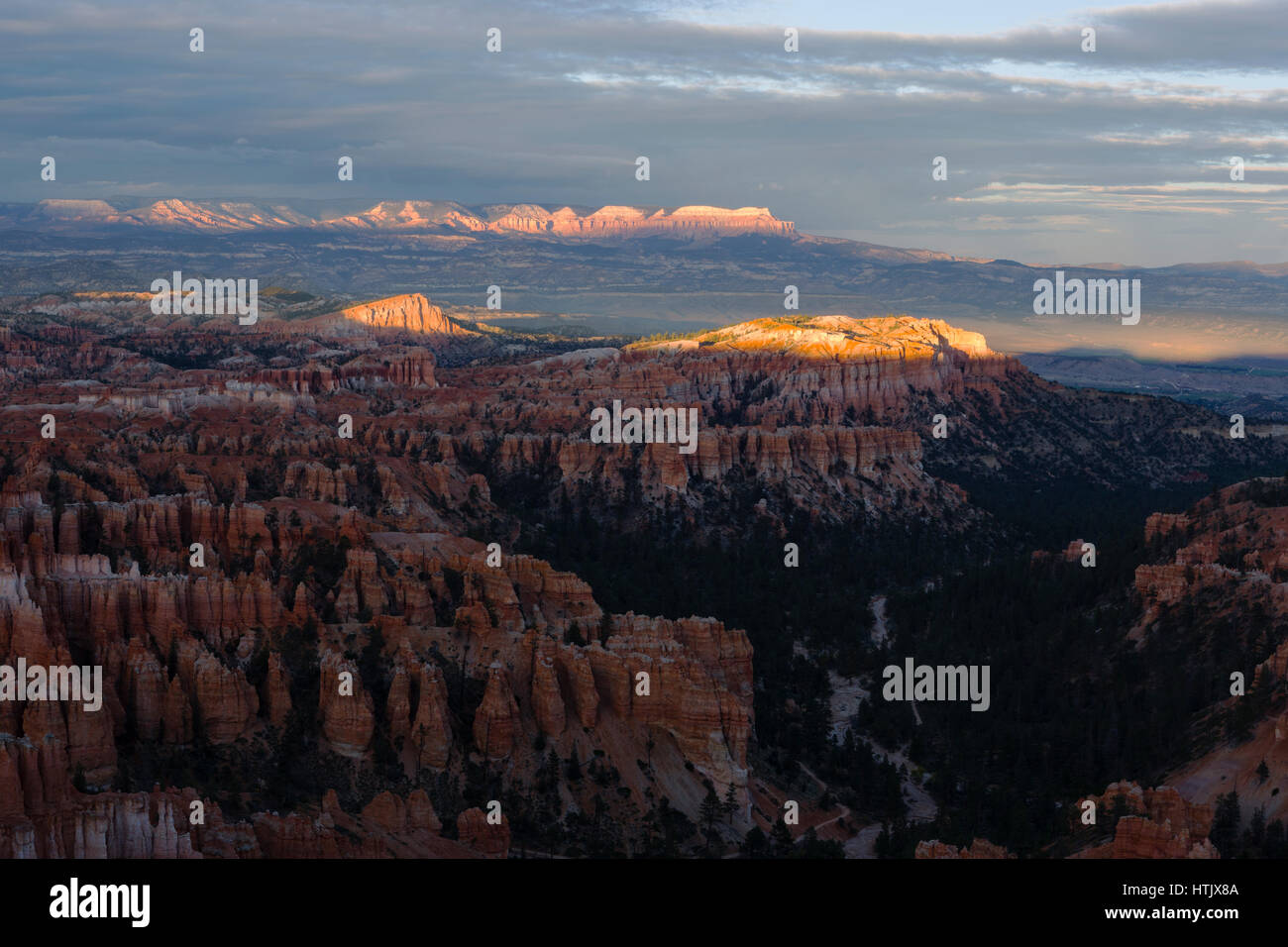 Au coucher du soleil, l'Amphithéâtre de Bryce Bryce Canyon National Park, Utah, USA Banque D'Images