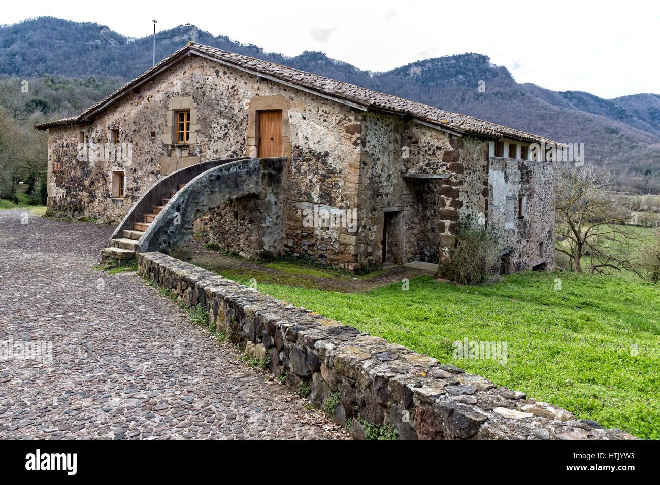 Maison typique en forêt près de la petite ville d'Olot, Catalogne, Span,de la Garrotxa Banque D'Images