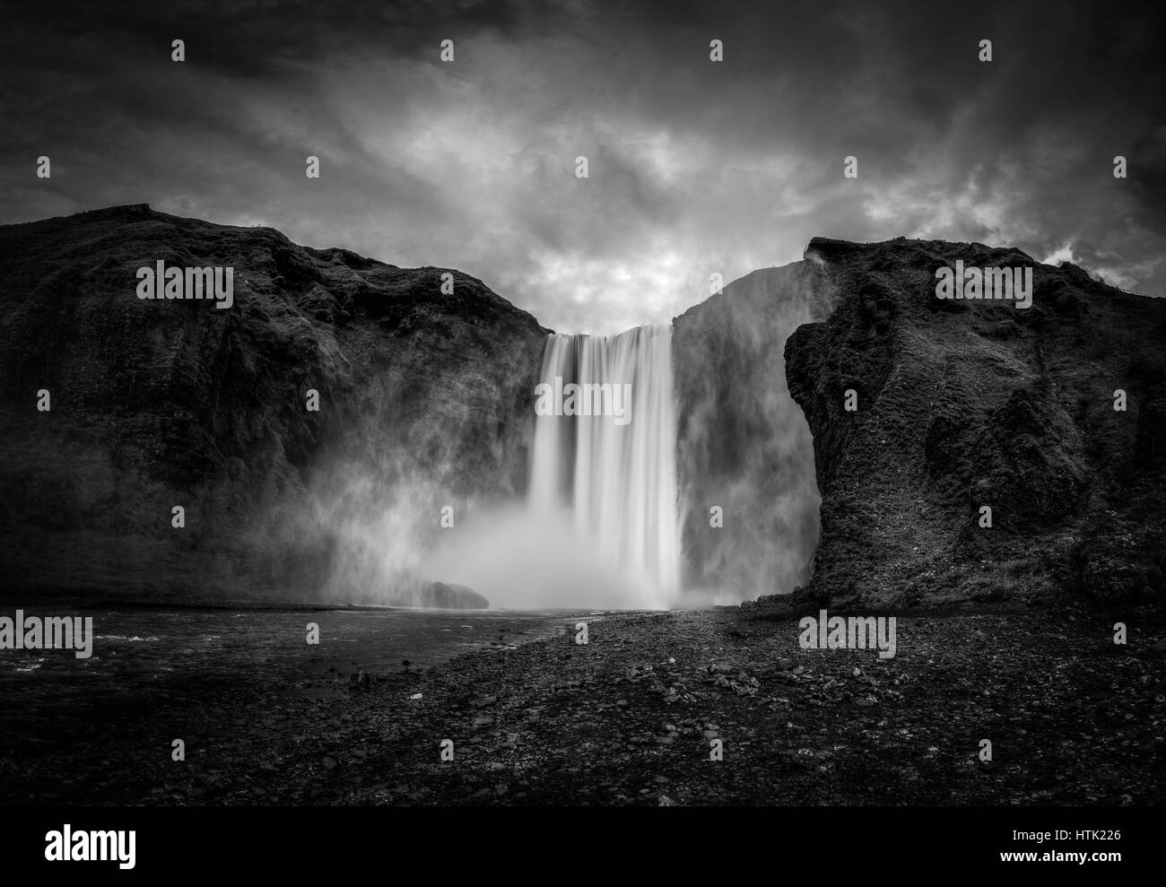 La belle région de la cascade de Skogafoss en Islande. Banque D'Images