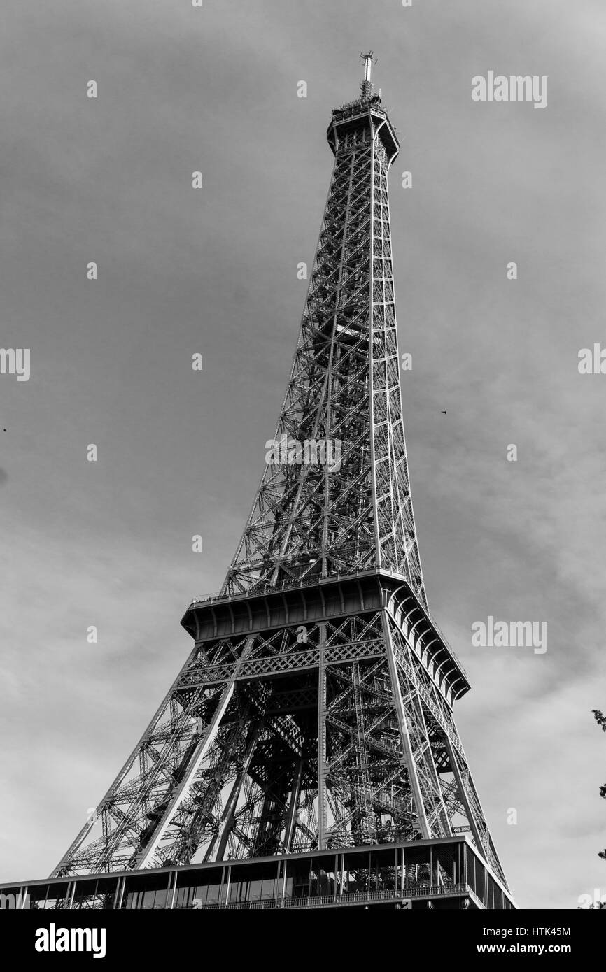 La tour eiffel (1887-1889) à Paris, France. Banque D'Images