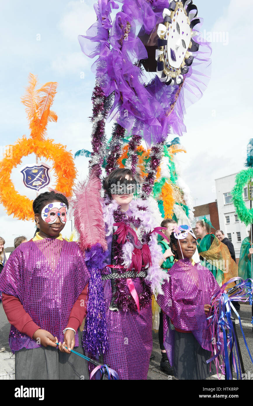 St Patricks Day Parade, Birmingham UK 12 Mars 2017 © Terry Mason / Alamy Banque D'Images