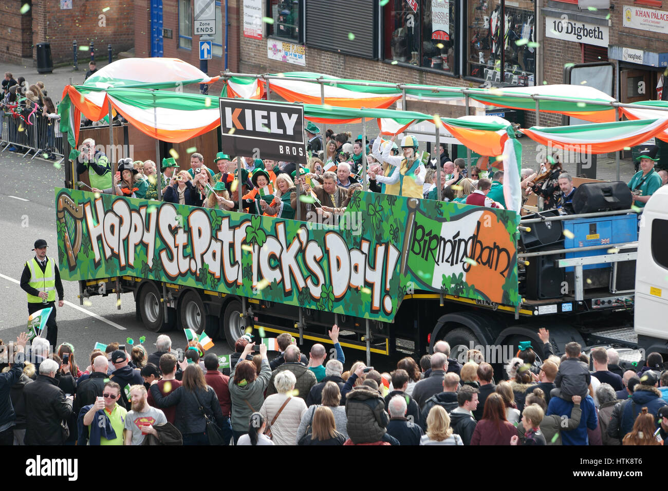 St Patricks Day Parade, Birmingham UK 12 Mars 2017 © Terry Mason / Alamy Banque D'Images