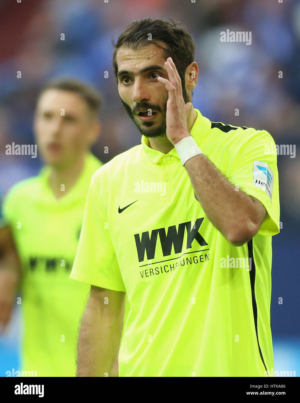 Gelsenkirchen, Allemagne. Mar 12, 2017. Gelsenkirchen, Allemagne 12 mars 2017, Bundesliga, saison 2016/2017, journée 24, FC Schalke 04 vs FC Augsburg : Halil Altintop (Augsbourg). Credit : Juergen Schwarz/Alamy Live News Banque D'Images