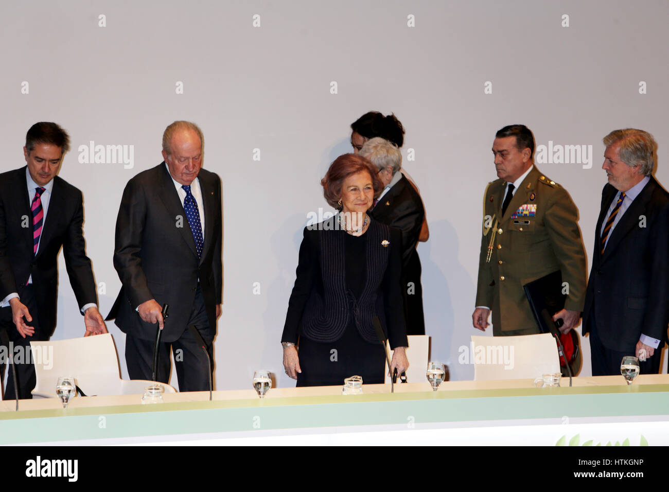 Madrid, Espagne. Mar 13, 2017. Rois Juan Carlos et Sofia d'Espagne au cours de l'institution de la grande croix de l'Alfonso X el Sabio au Musée Reina Sofia à Madrid. 13/03/2017 Credit : Gtres más información en ligne Comuniación,S.L./Alamy Live News Banque D'Images