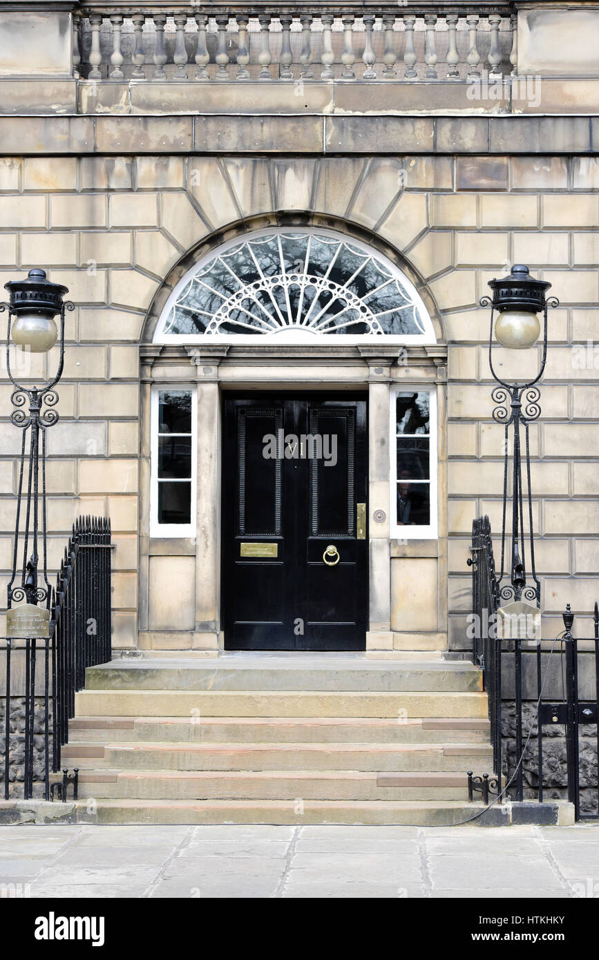 Edinburgh, Ecosse, Royaume-Uni. Mar 13, 2017. L'entrée avant de Bute House, la résidence officielle du Premier Ministre de l'Ecosse Nicola Sturgeon, Crédit : Ken Jack/Alamy Live News Banque D'Images