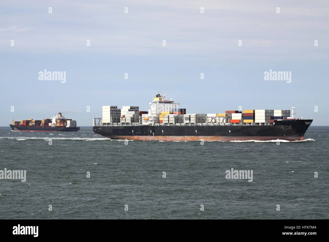 Navires porte conteneurs Banque de photographies et d’images à haute ...