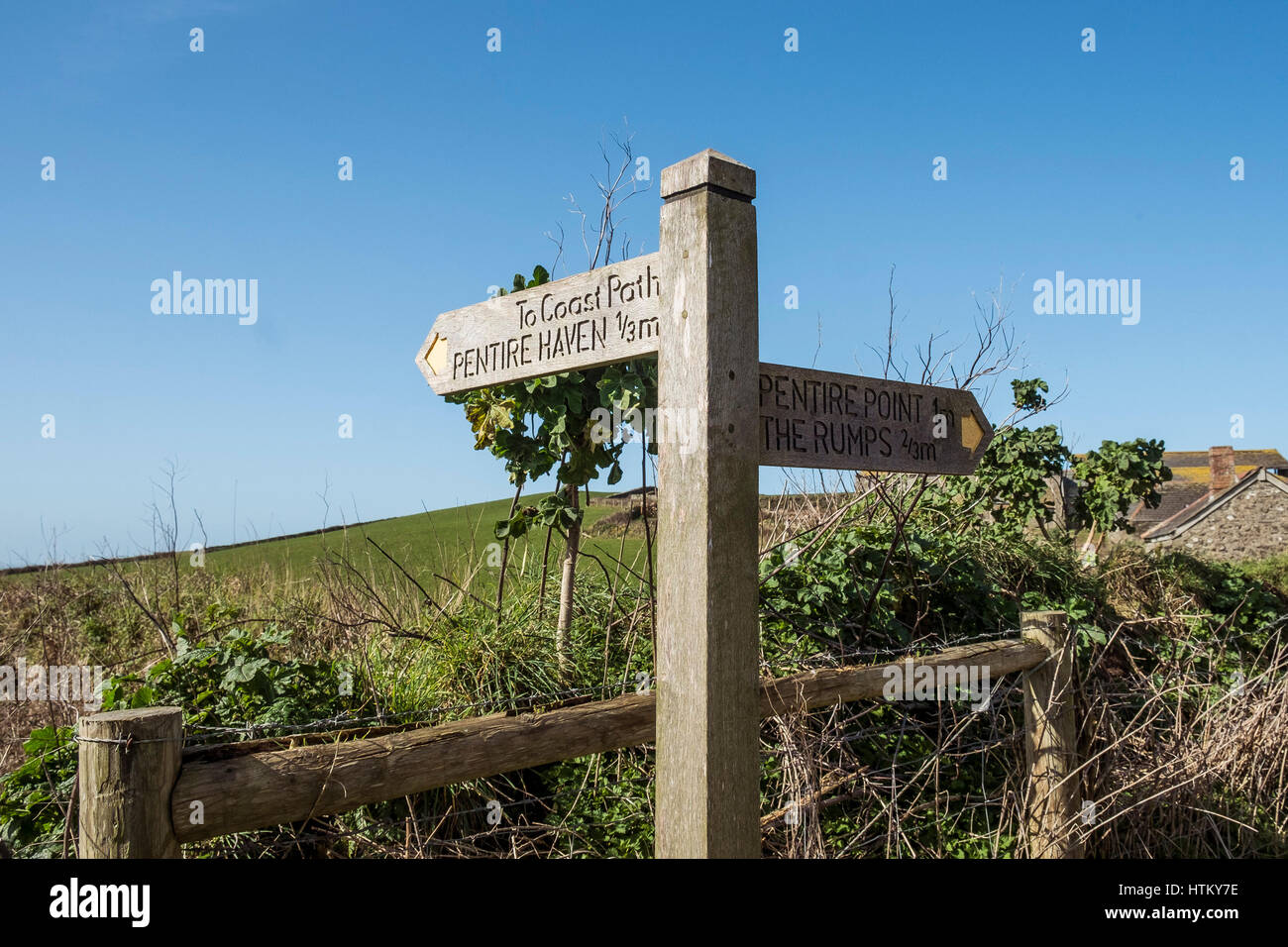 Panneau en bois pointe Pentire Cornwall Banque D'Images