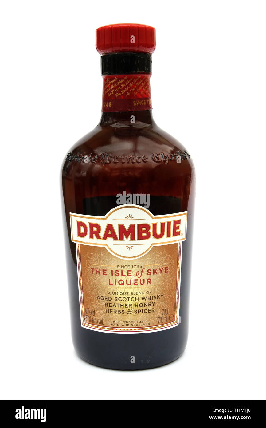 Camberley, UK - 1er mars 2017 : une bouteille de Drambuie liqueur, un populaire après le dîner boisson alcoolisée faite en Ecosse, connue comme l'île de Skye Lique Banque D'Images