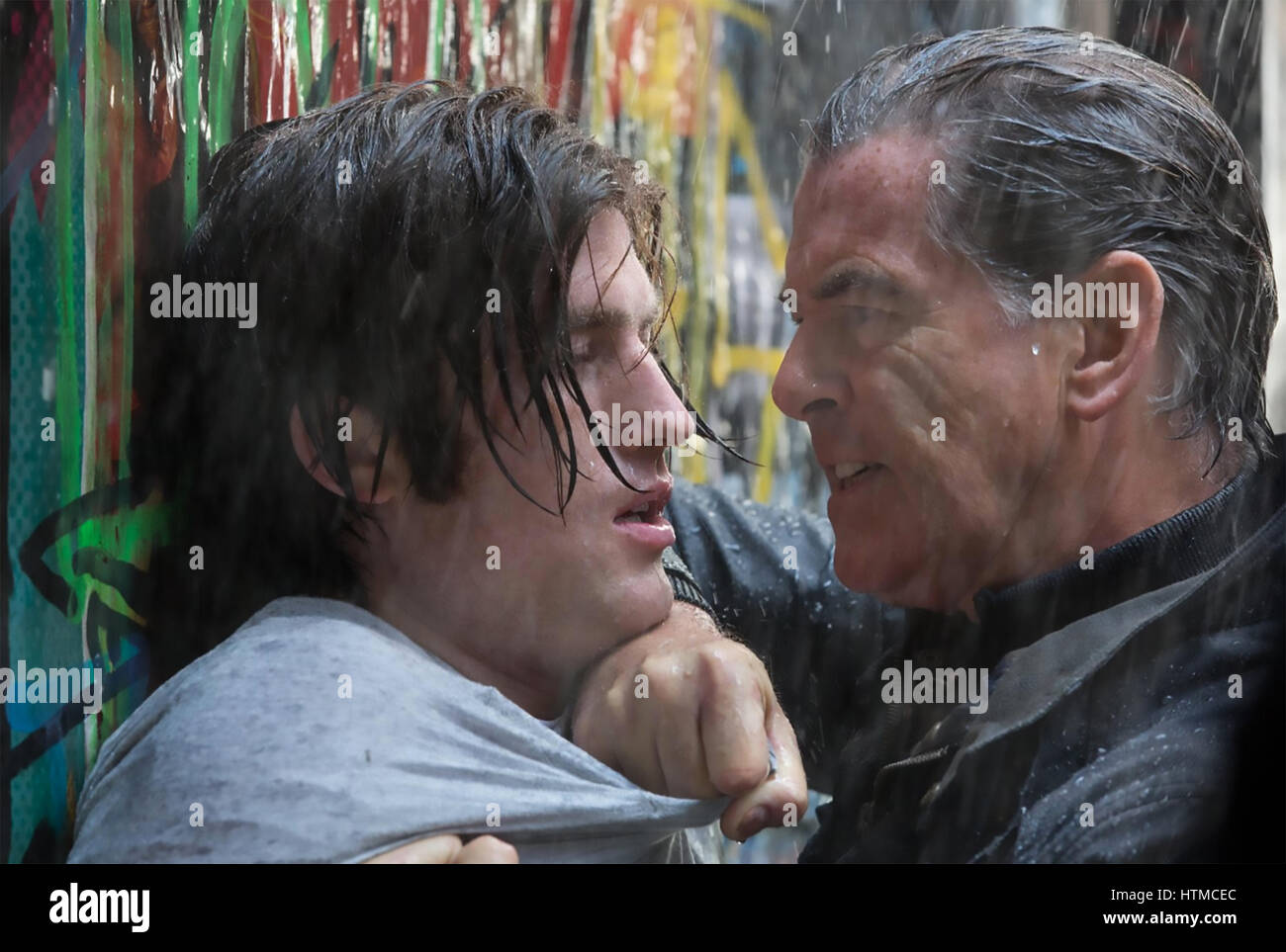 I.T. 2016 Photos de tension film avec Pierce Brosnan et James Frecheville Banque D'Images