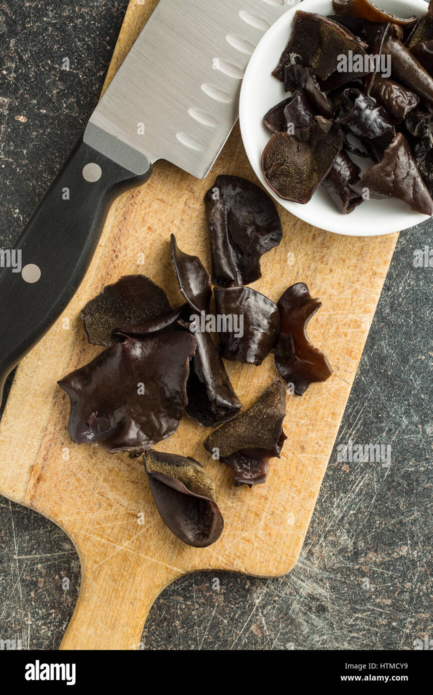 L'oreille de juif de champignons. Auricularia auricula-judae. Vue d'en haut. Banque D'Images