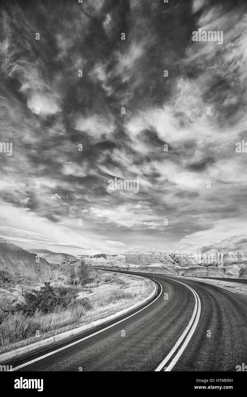 Image noir et blanc d'une route panoramique, travel concept, USA Photo  Stock - Alamy