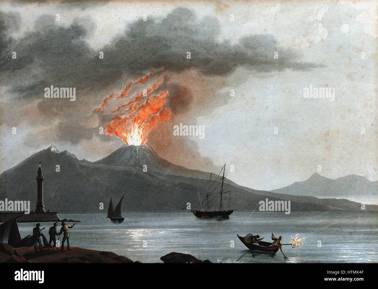 Vésuve durant une de ses éruptions du début du 19e siècle vue de la baie de Naples, Italie. Centre de premier plan les pêcheurs sont à l'aide de torche pour attirer leurs proies l'aquatinte c1815 Banque D'Images