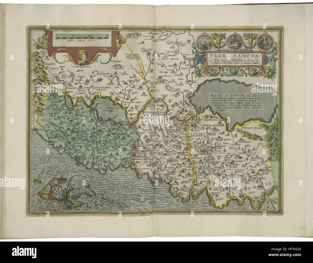 Cette carte d'Abraham Ortelius est l'une des plus anciennes représentations connues de la Terre Sainte. Il est réputé pour sa précision et ses détails, représentant la géographie biblique avec des emplacements et des monuments clés. Ortelius, cartographe flamand, a créé cette carte à la fin du XVIe siècle. Banque D'Images