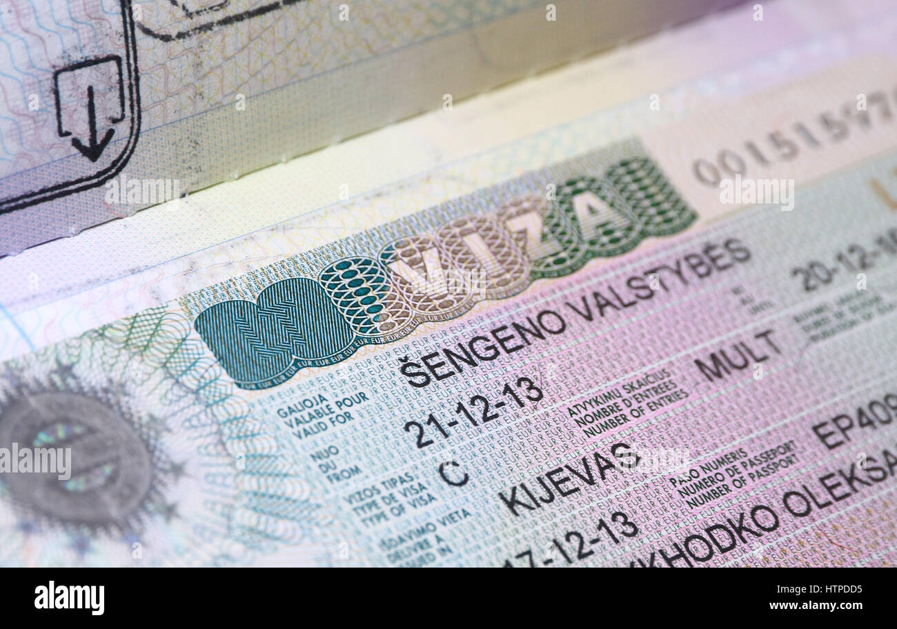 Close-up la page du passeport avec visa Schengen lituanienne Photo Stock -  Alamy