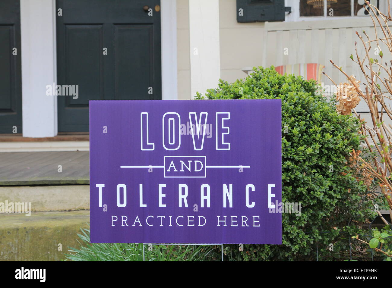 Signe de cour l'amour et la tolérance pratiquée ici Banque D'Images