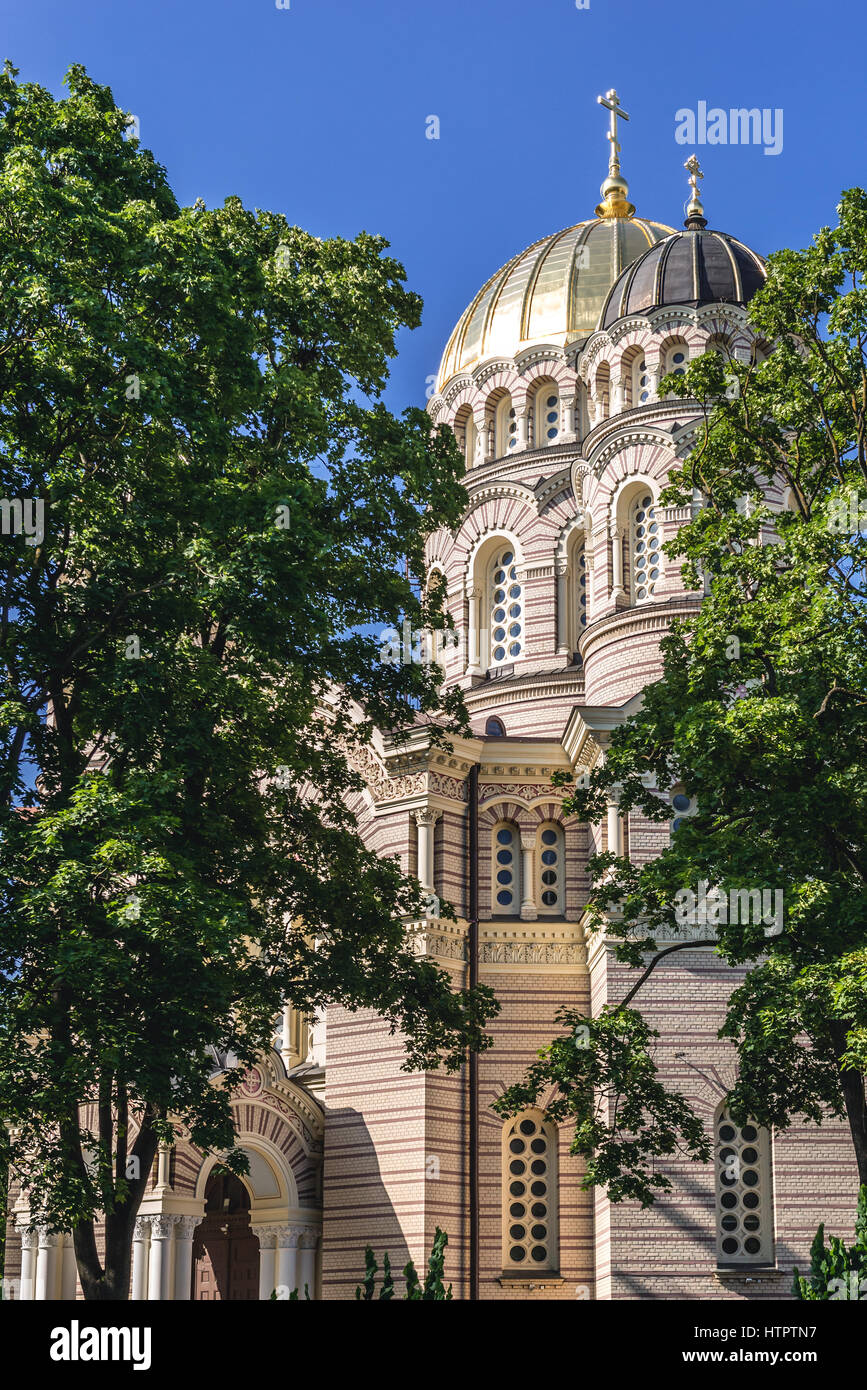 19e siècle de style néo-byzantin Cathédrale Orthodoxe Nativité du Christ situé dans le parc de l'Esplanade à Riga, capitale de la République de Lettonie Banque D'Images