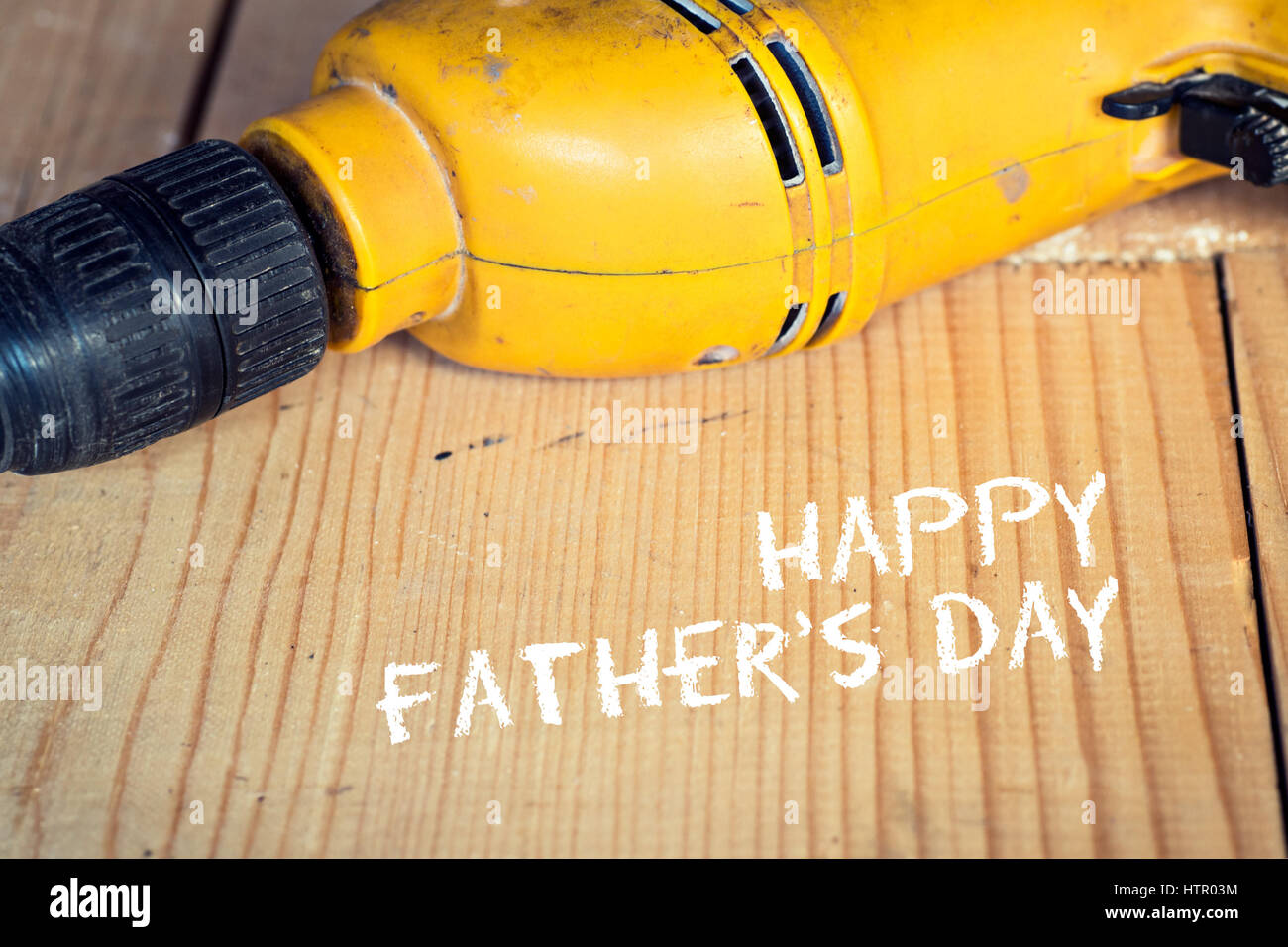 Pères jours concept, bien utilisé une perceuse électrique, Close up with copy space Banque D'Images