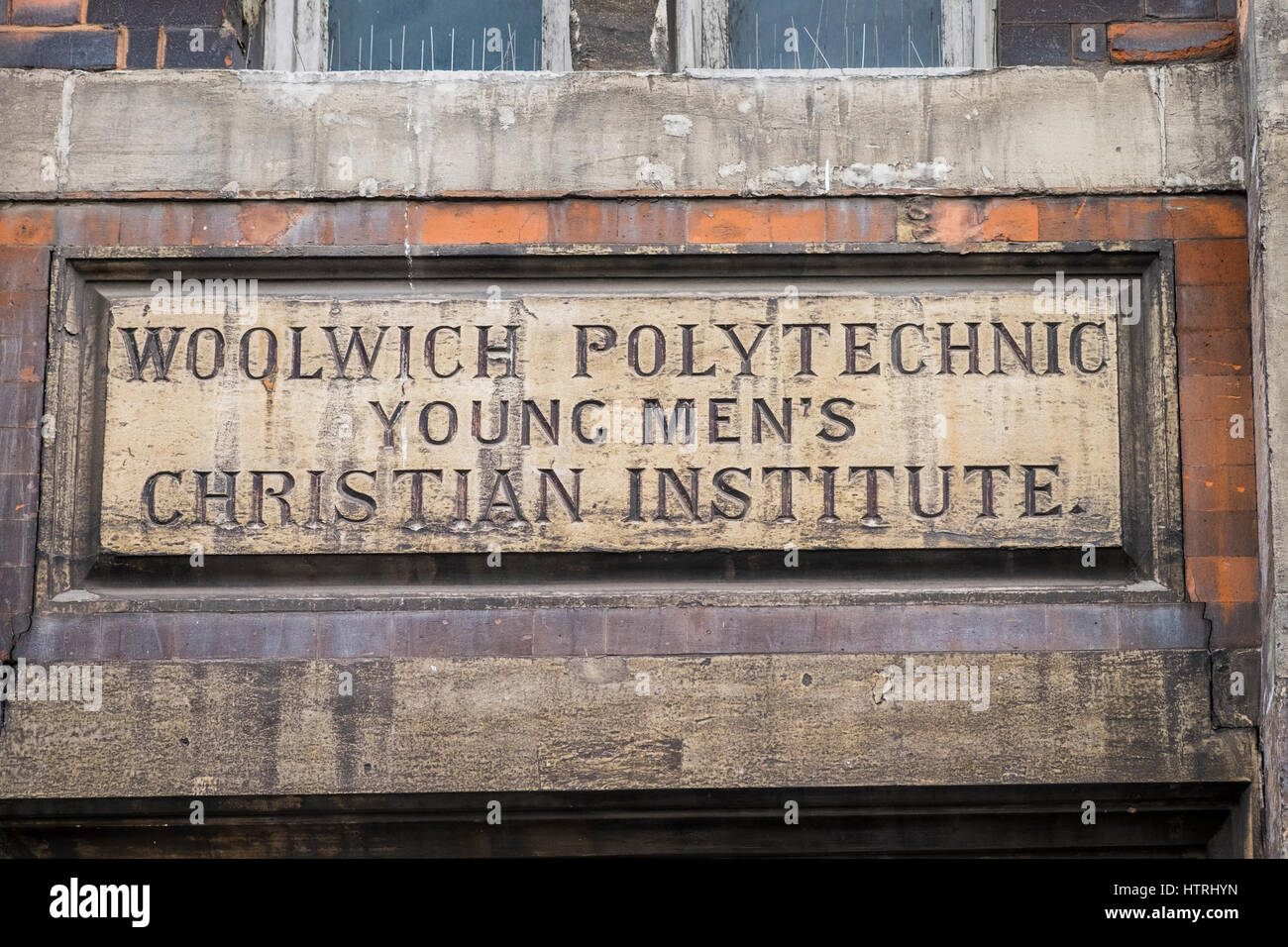 Woolwich Polytechnic Young Men's Christian Institute signe sur l'extérieur de l'immeuble, centre-ville, à Woolwich, Londres, Angleterre, Royaume-Uni Banque D'Images