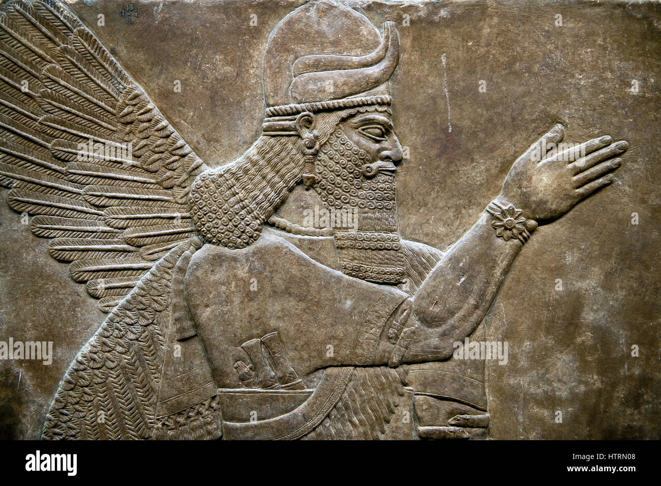 Sculpture bas-relief assyrien de bord d'un esprit protecteur de Nimrud, de  l'Iraq. 865-860 avant J.-C. North West Palace, prix Z. ref : British Museum  l'Assyrien Archa Photo Stock - Alamy