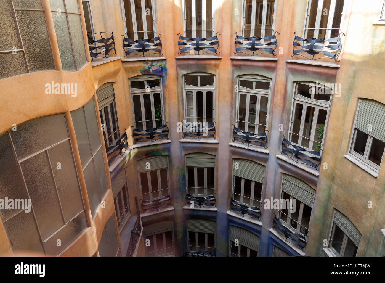 Casa Milà / La Pedrera, le dernier grand travail résidentiel de Gaudí, Barcelone, Catalogne, Espagne. Banque D'Images