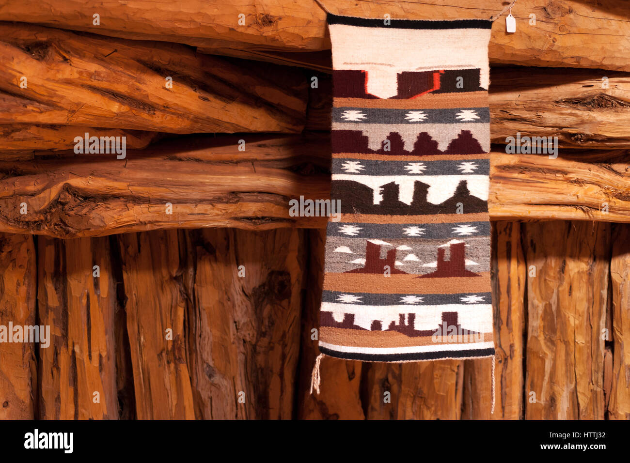 Tapis de laine traditionnels fabriqués à la main avec Monument Valley Navajo éléments Banque D'Images