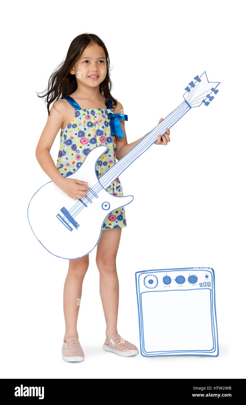 Little Girl Playing Guitar Papercraft Banque D'Images