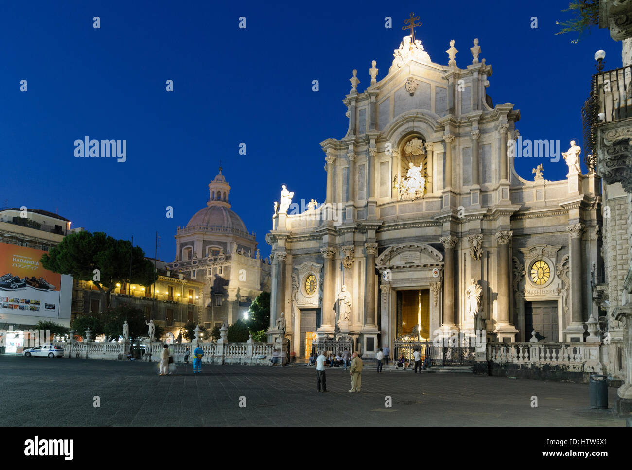 L'Italie, la Sicile, Catane, La Cathédrale de Saint Agatha, début de soirée. Banque D'Images