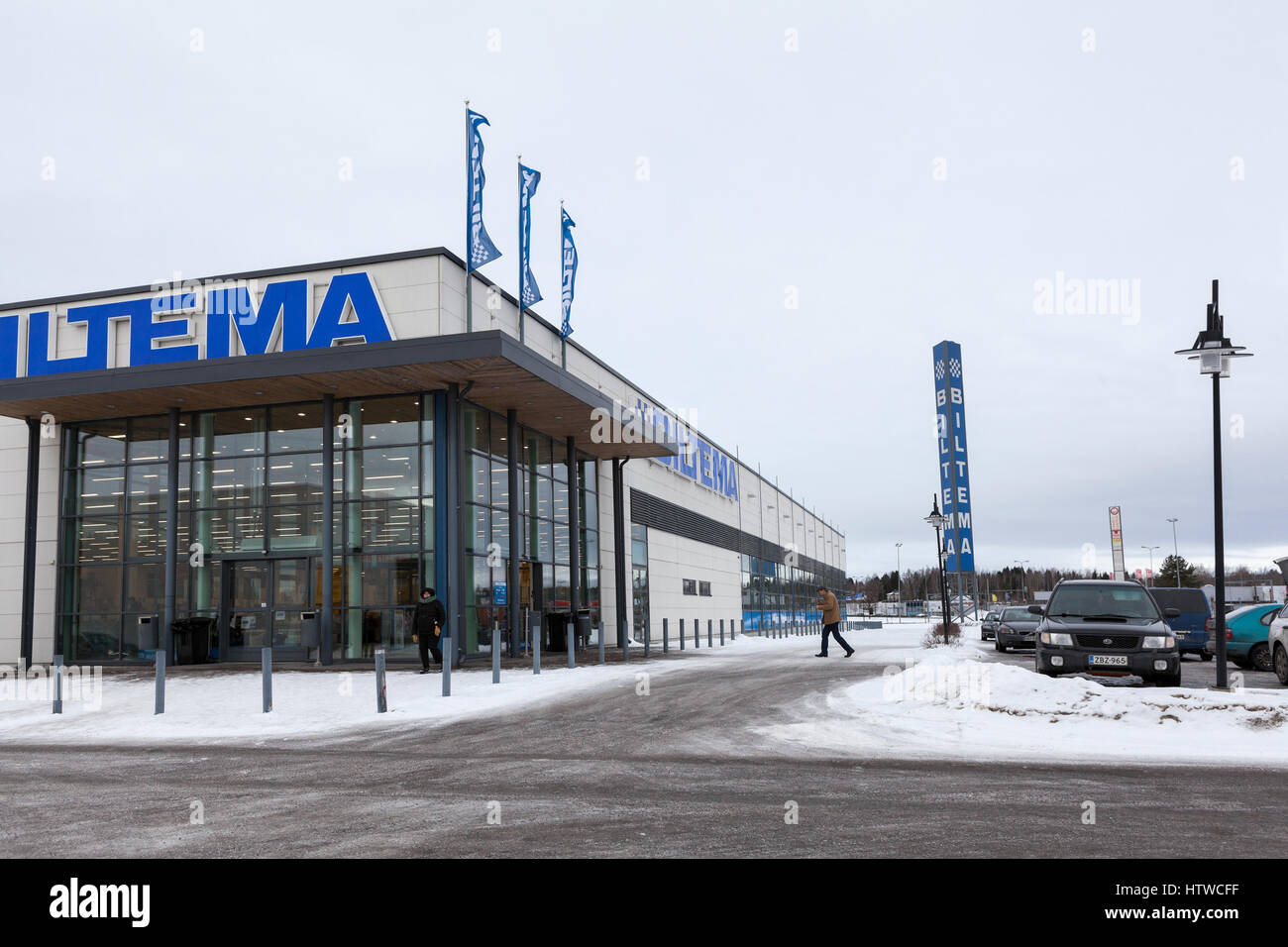 LAPPEENRANTA, FINLANDE - CIRCA FEB 2016 : Entrée et stationnement de l'Biltemma shop. Biltema est une chaîne suédoise de magasins de détail, spécialisé dans t Banque D'Images